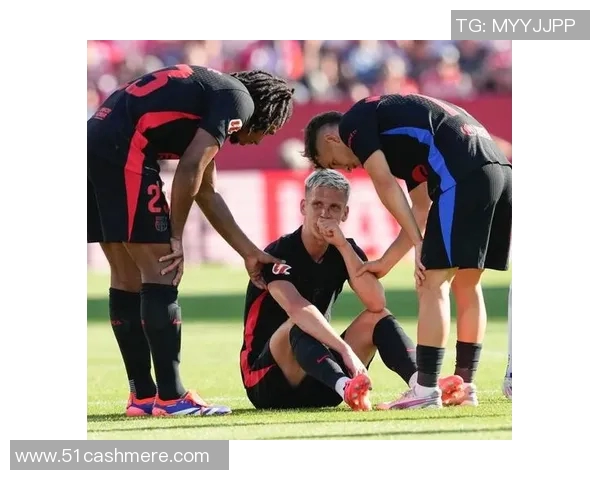 巴萨陷入危机！主力中锋受伤将缺席多场比赛，球队前景堪忧