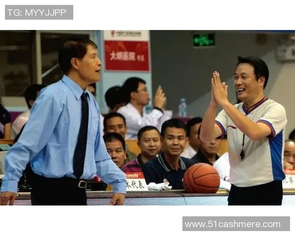 蒋兴权与姚明的投篮技巧传承与篮球智慧的完美结合 蒋兴权与姚明的投篮技巧传承与篮球智慧的完美结合