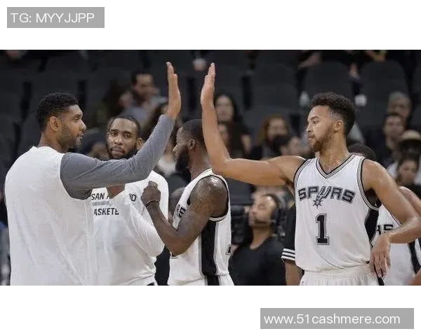 邓肯与姚明的对决背后隐藏的心理战与竞技魅力分析 邓肯与姚明的对决背后隐藏的心理战与竞技魅力分析